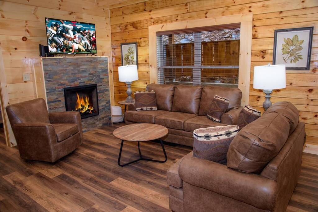 Spacious 2800 Sq Ft-Cozy Wood Cabin-New Build Пиджен-Фордж Экстерьер фото