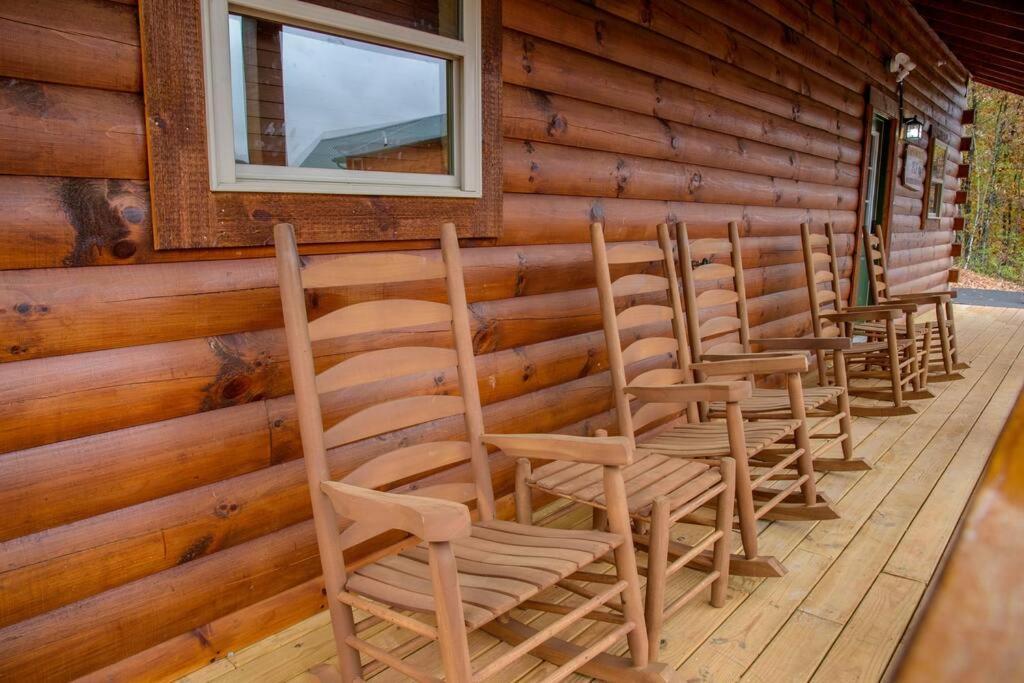 Spacious 2800 Sq Ft-Cozy Wood Cabin-New Build Пиджен-Фордж Экстерьер фото