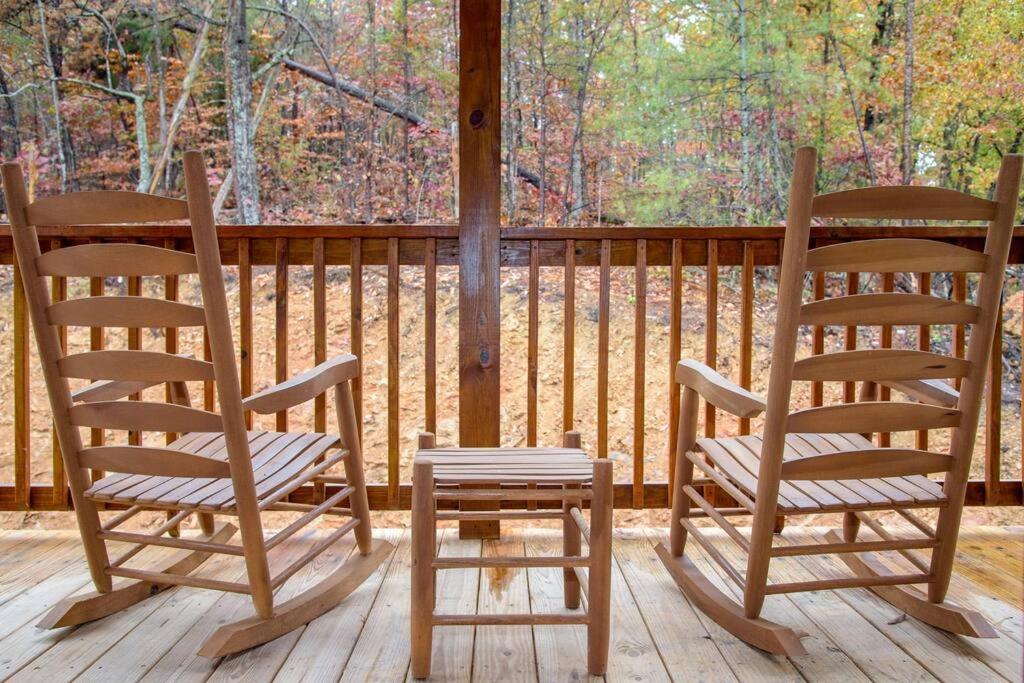 Spacious 2800 Sq Ft-Cozy Wood Cabin-New Build Пиджен-Фордж Экстерьер фото
