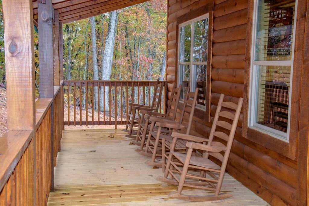 Spacious 2800 Sq Ft-Cozy Wood Cabin-New Build Пиджен-Фордж Экстерьер фото