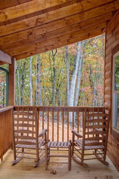 Spacious 2800 Sq Ft-Cozy Wood Cabin-New Build Пиджен-Фордж Экстерьер фото